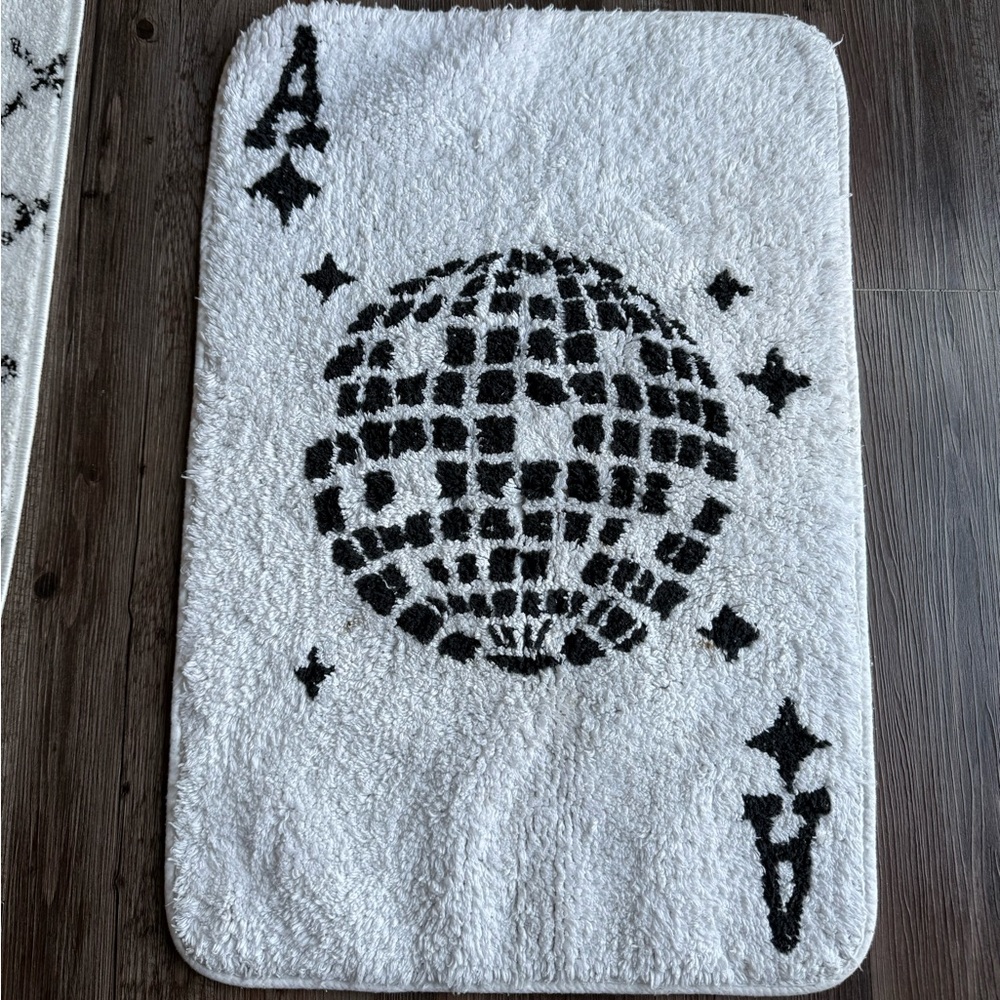 Urban Outfitters White and Black Graphic Bath Mat - Picture 3 of 4